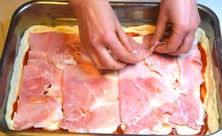 Pizza faszerowana pomidorami i szynką: jak przygotować tę fantastyczną potrawę