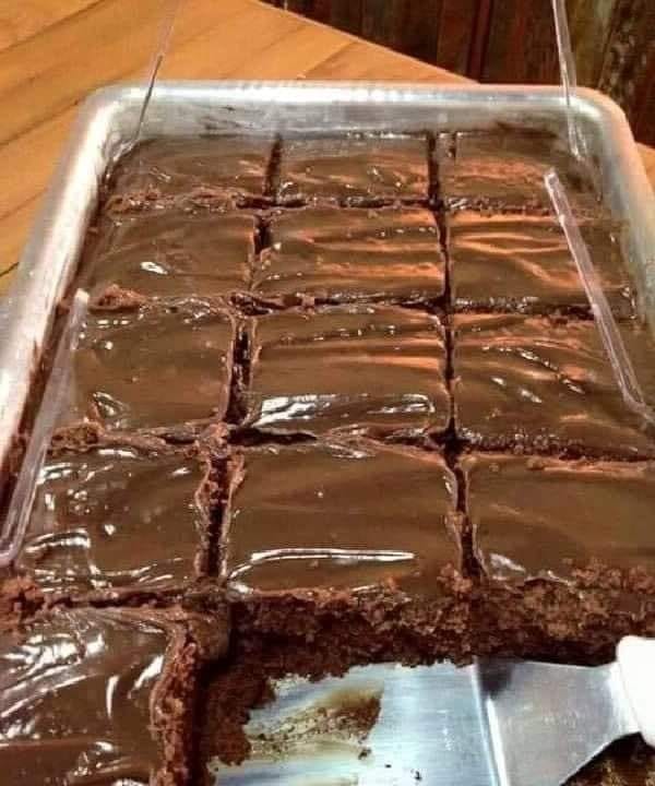 PRZEPISY NA CIASTO BROWNIE CZEKOLADOWE