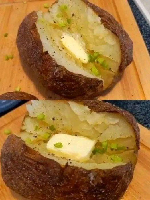 Pieczone ziemniaki ze śmietaną i szczypiorkiem