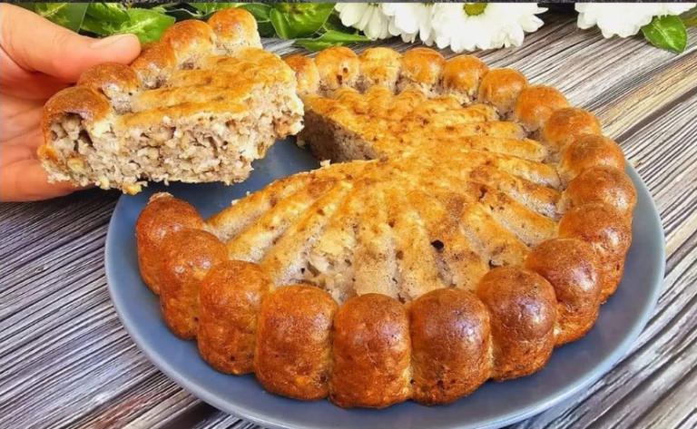 Pieczona owsianka z jabłkami, cynamonem i orzechami
