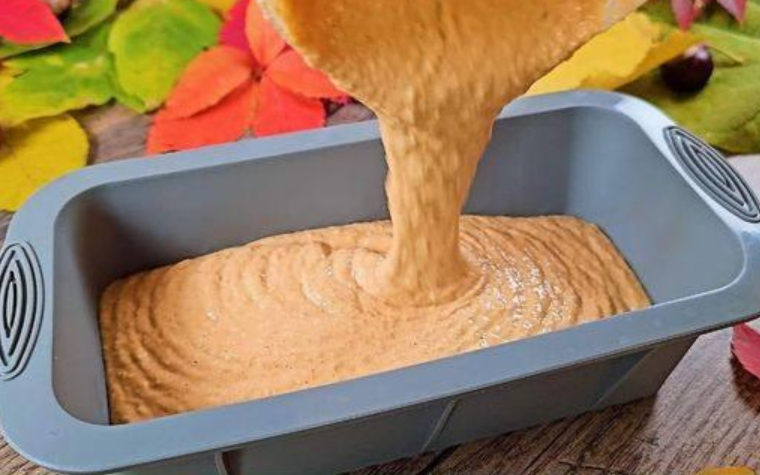 Batony z owsa, jabłek i rodzynek bez glutenu.
