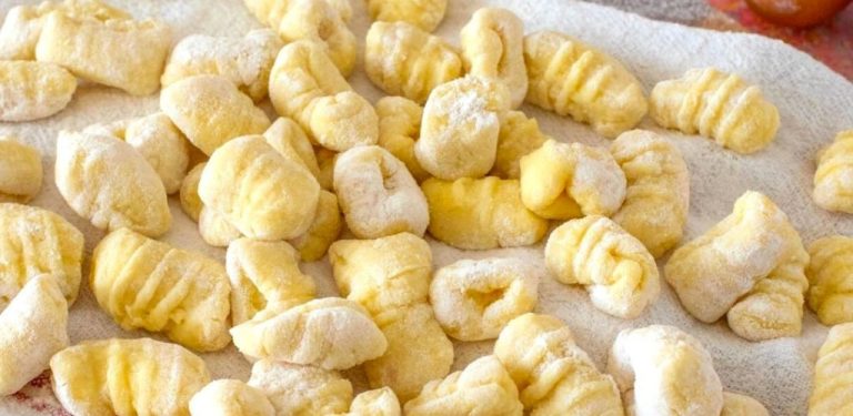 Gnocchi ziemniaczane: oryginalny przepis na klasykę włoskiej tradycji