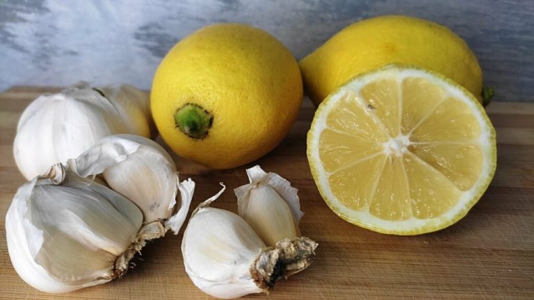 Naturalny środek do oczyszczania naczyń krwionośnych: przepis z cytryną i czosnkiem