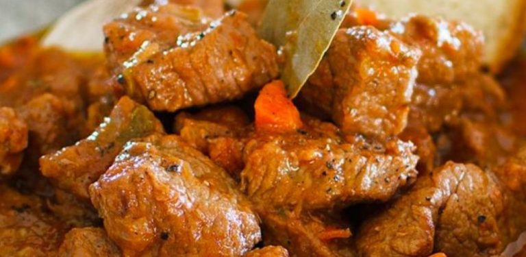 Gulasz wołowy: łatwy przepis, aby był delikatny i soczysty