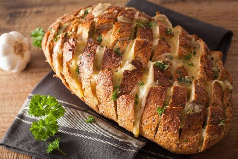 Chleb jeżowy z mozzarellą