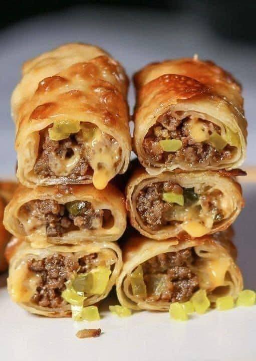 ROLKI JAJECZNE Z CHEESEBURGEREM