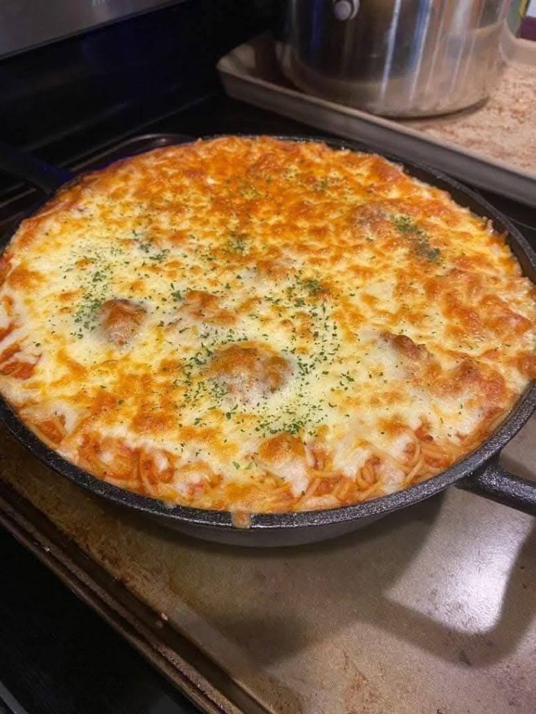 Zapiekane spaghetti z serem śmietankowym