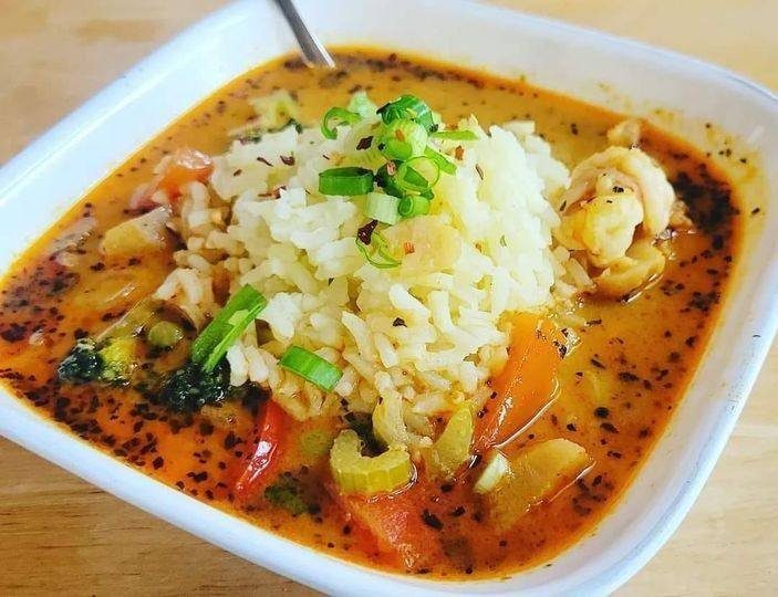 Tajska zupa curry kokosowa z krewetkami