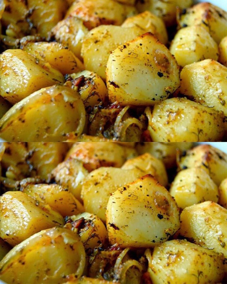 Idealne do obiadu ziemniaczki z czosnkiem pieczone w rękawie