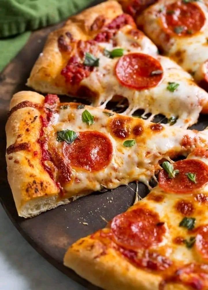 Dokładny włoski sposób na zrobienie pizzy