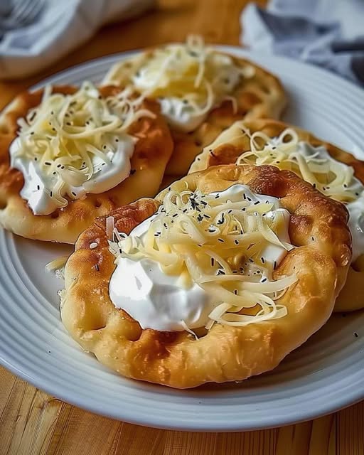 Lángos z Czosnkiem: Węgierska Przekąska, Która Zadziwi Każde Podniebienie