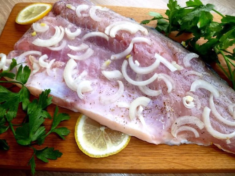 Wyjątkowy Karp Smażony na Święta – Aromatyczny Przepis, Który Zawsze Się Udaje
