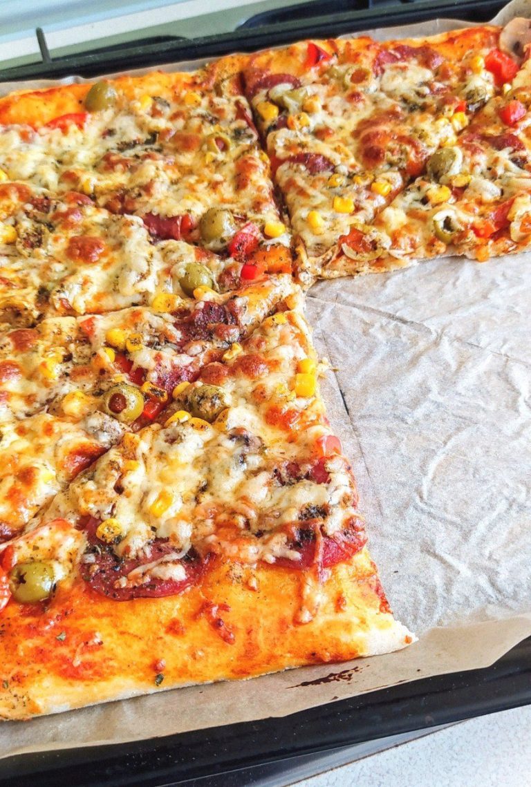 Domowa Pizza: Sekret Przygotowania Idealnej Pizzy w Twojej Kuchni