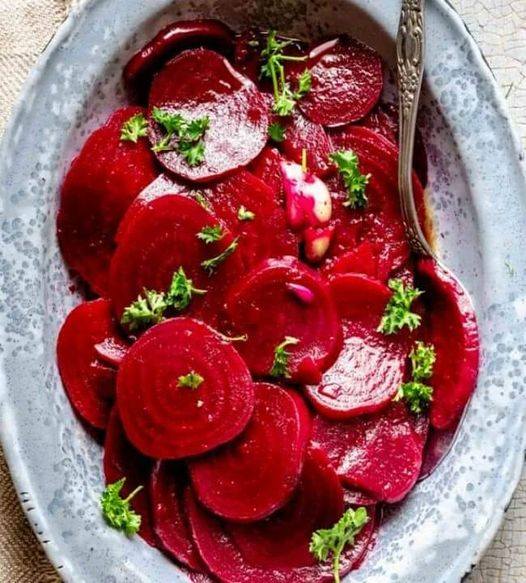 Pyszny sok z buraków i cytryny oczyszcza jelita grube i pomaga schudnąć