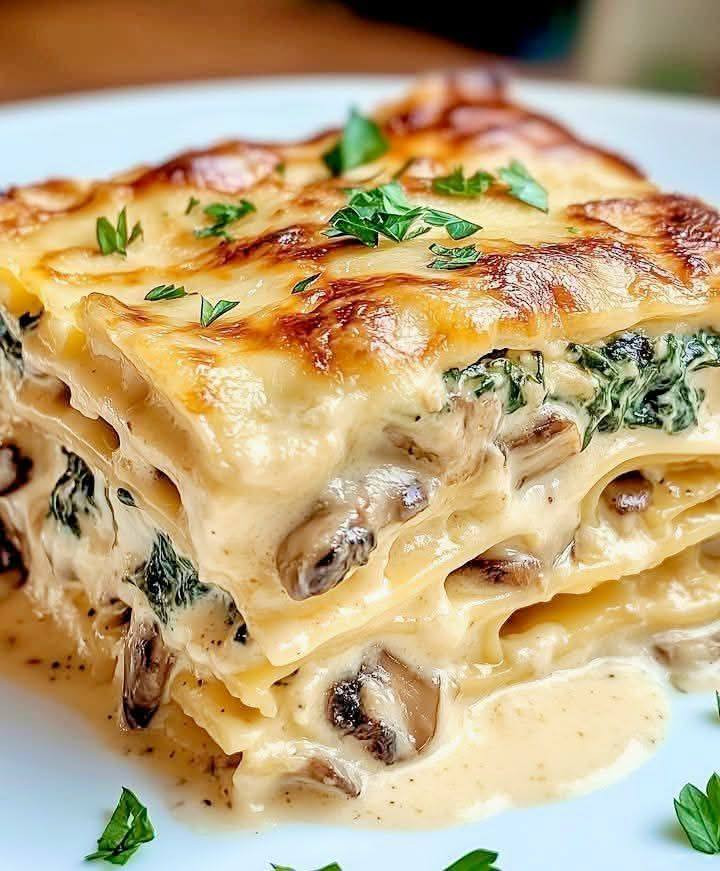 Lasagne ze szpinakiem i grzybami w kremowym sosie