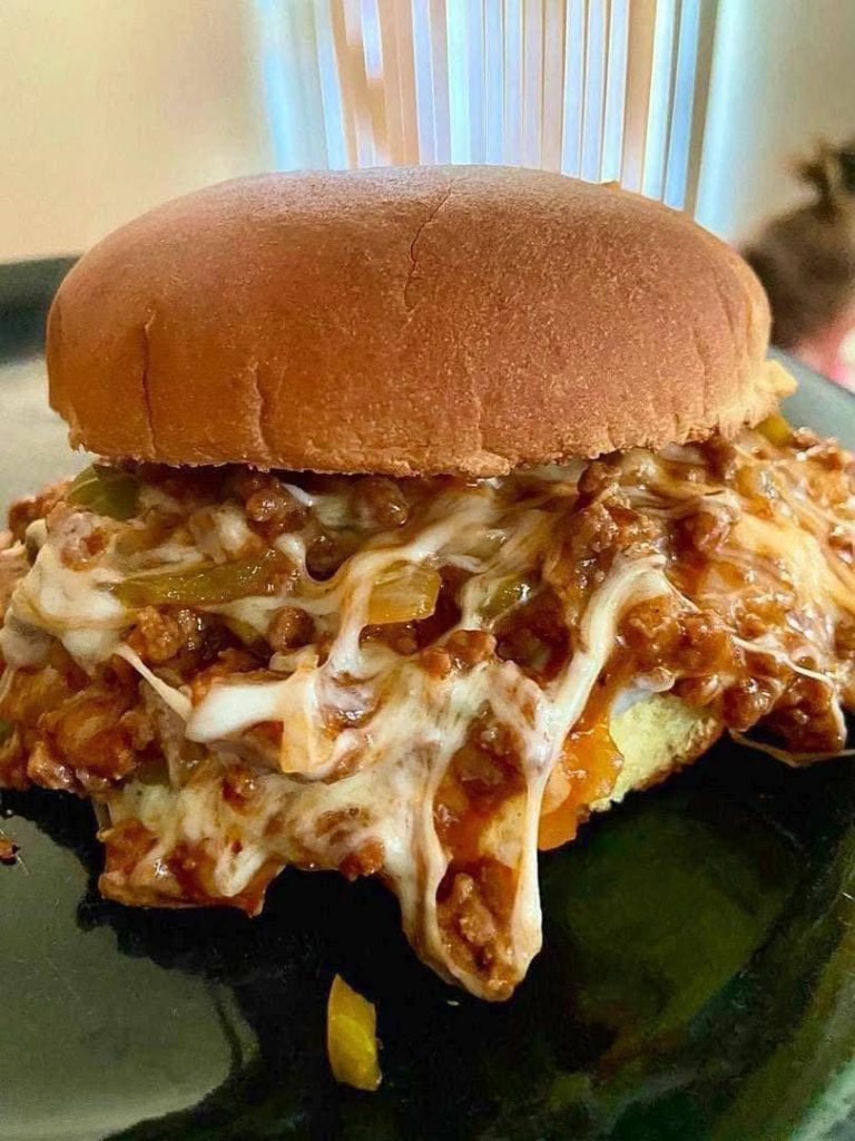 Sloppy Joe z serem i stekiem z Filadelfii