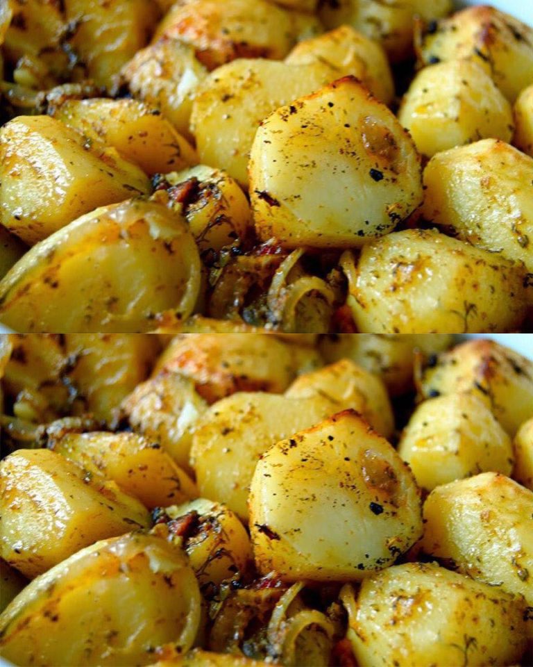 Idealne do obiadu ziemniaczki z czosnkiem pieczone w rękawie