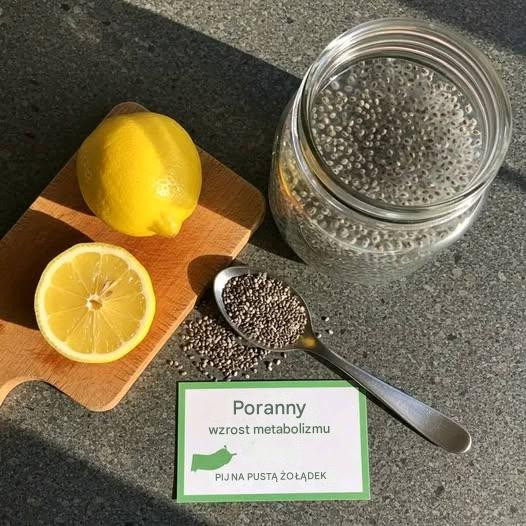 Poranny eliksir z nasion chia: naturalny sposób na poprawę trawienia i energii