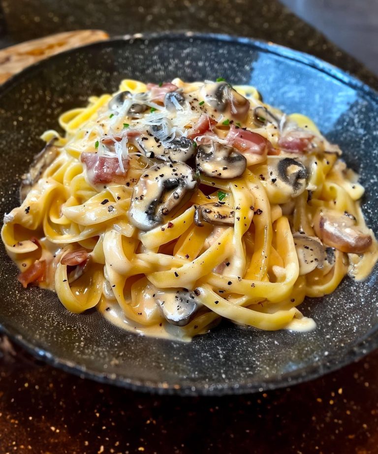 Tagliatelle Carbonara Z Pieczarkami