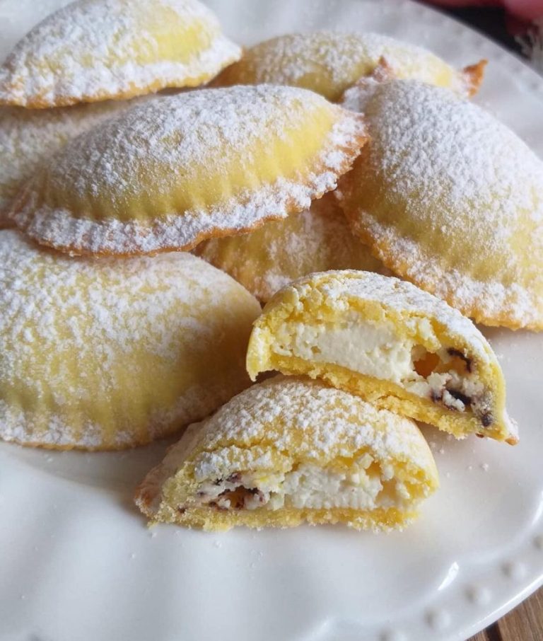Biszkopt ravioli z ciasta kruchego nadziewany ricottą SKŁADNIKI NA GORĄCE CIASTO