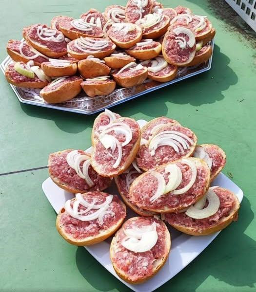 Mettbrötchen: Oryginalny przepis