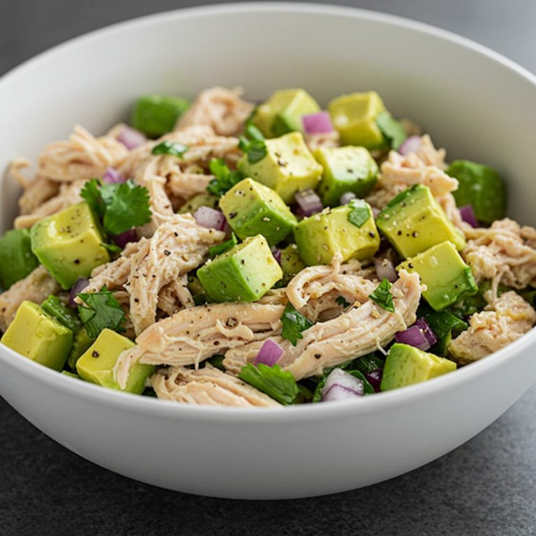 Ensalada de POLLO y AGUACATE.
