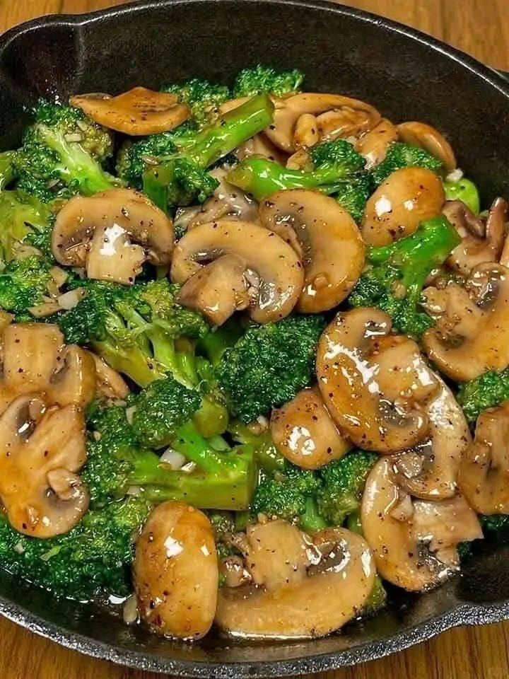 ¡El Brócoli nunca se había Preparado tan delicioso! Brócoli con champiñones al ajillo
