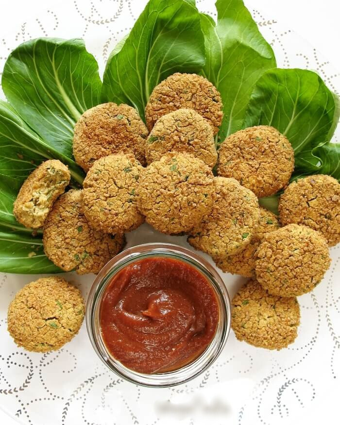 Falafele z ciecierzycy z puszki – proste i smaczne danie z piekarnika