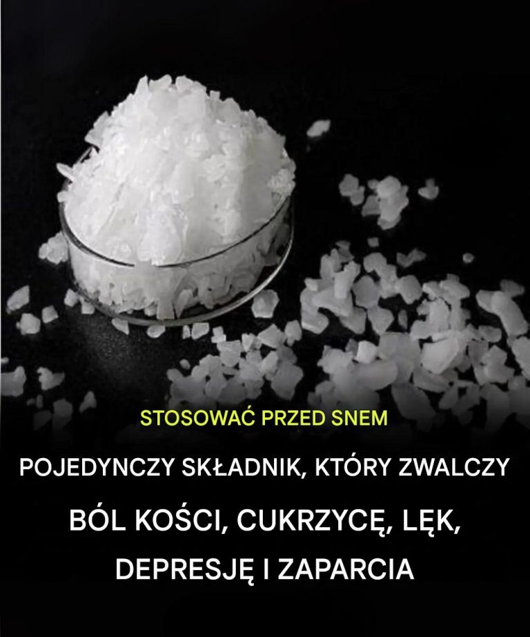 Z wiekiem dbanie o dobre zdrowie staje się czymś więcej niż tylko celem – staje się codzienną koniecznością. Jednym z minerałów, który często pozostaje niedoceniany, ale odgrywa kluczową rolę w zdrowiu seniorów, jest magnez. Od wspierania zdrowia kości po poprawę snu i pracy serca – magnez jest niedocenianym bohaterem, szczególnie dla osób po 60. roku życia. Ale jak seniorzy mogą go skutecznie wykorzystać? Przyjrzyjmy się temu bliżej.  Dlaczego magnez jest ważny dla osób starszych   Magnez bierze udział w ponad 300 reakcjach biochemicznych w organizmie. Dla seniorów pomaga:  Utrzymuj mocne kości (wraz z wapniem i witaminą D) Reguluje rytm serca i ciśnienie krwi Rozluźnij mięśnie i nerwy Poprawa snu i nastroju Wspomaga kontrolę poziomu cukru we krwi Niestety, wiele osób starszych cierpi na niedobór magnezu ze względu na zmniejszone wchłanianie związane z wiekiem, przyjmowanie niektórych leków (np. leków moczopędnych lub IPP) oraz zmiany w diecie.  Ciąg dalszy na następnej stronie:
