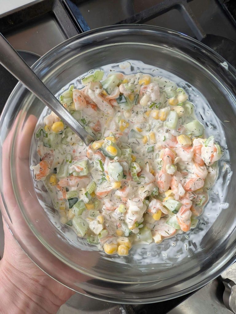 „Kupowanie lunchu w pracy jest zbyt drogie, więc zawsze pakuję ten. Świetnie sprawdza się sam w sobie, ale jest też idealnym towarzyszem”.